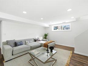 20 Briarwood Lane, Plainview NY 11803