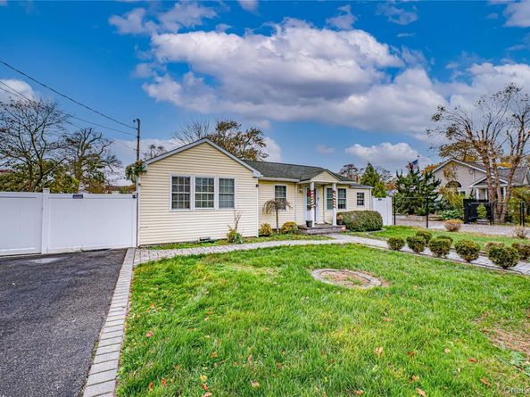 96 Huntington Drive, Mastic Beach NY 11951