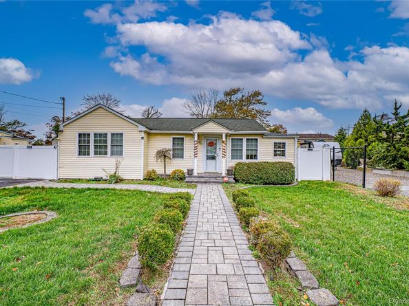 96 Huntington Drive, Mastic Beach NY 11951