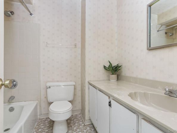 40 Pine Ridge Road, Larchmont NY 10538