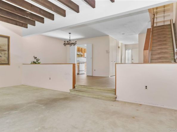 40 Pine Ridge Road, Larchmont NY 10538