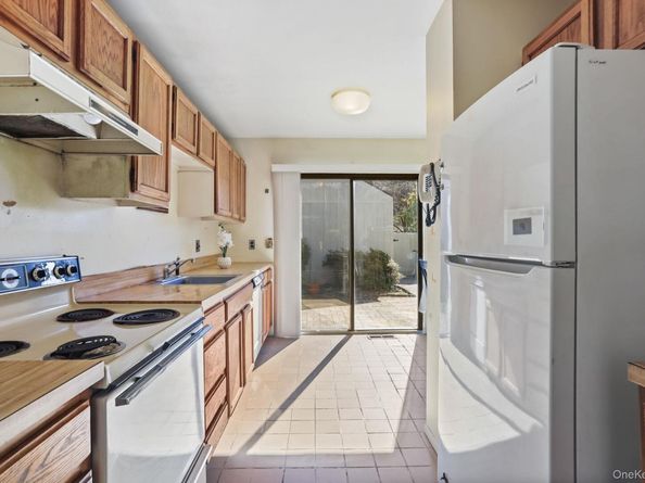 40 Pine Ridge Road, Larchmont NY 10538