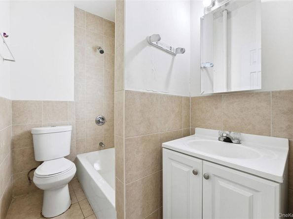 820 Penfield Street, Bronx NY 10470