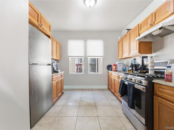 820 Penfield Street, Bronx NY 10470