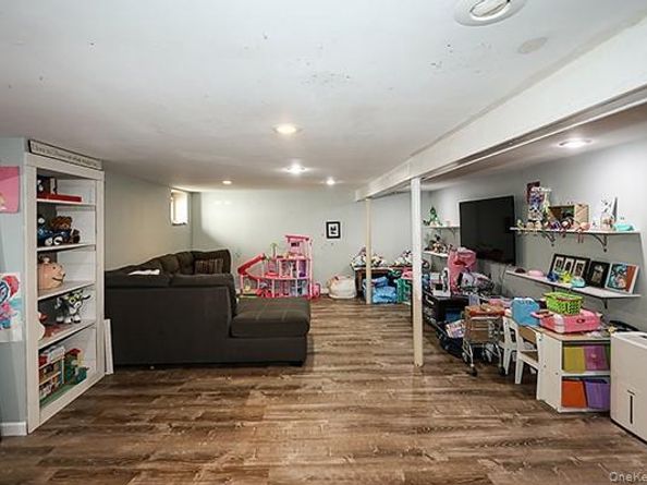 22 Davenport Place, Bellmore NY 11710