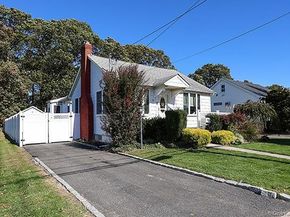 22 Davenport Place, Bellmore NY 11710