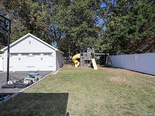 22 Davenport Place, Bellmore NY 11710