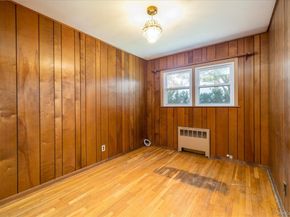 8 Keats Place, Greenlawn NY 11740