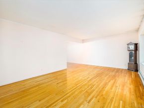 8 Keats Place, Greenlawn NY 11740