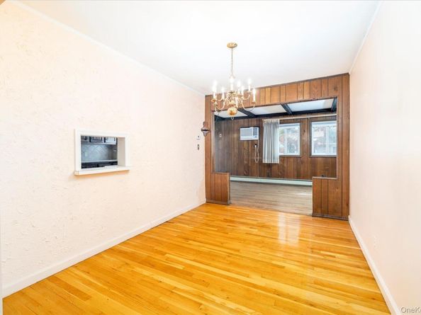 8 Keats Place, Greenlawn NY 11740