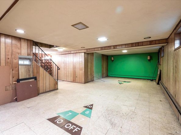 8 Keats Place, Greenlawn NY 11740