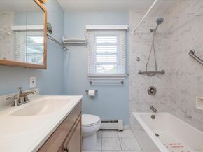 8 Keats Place, Greenlawn NY 11740