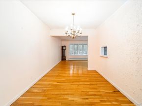 8 Keats Place, Greenlawn NY 11740