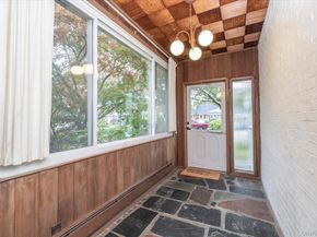 8 Keats Place, Greenlawn NY 11740