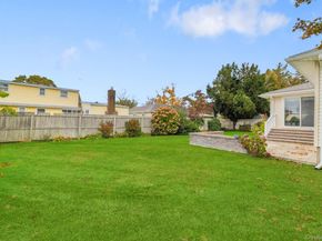 8 Keats Place, Greenlawn NY 11740