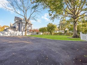 215 Conklin Street, Farmingdale NY 11735