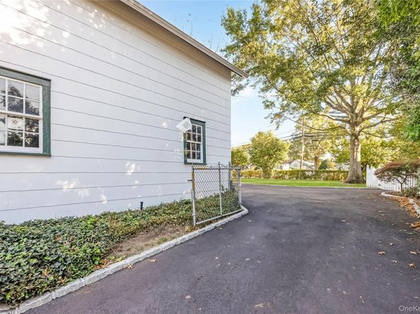 215 Conklin Street, Farmingdale NY 11735