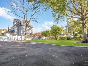 215 Conklin Street, Farmingdale NY 11735