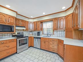 215 Conklin Street, Farmingdale NY 11735