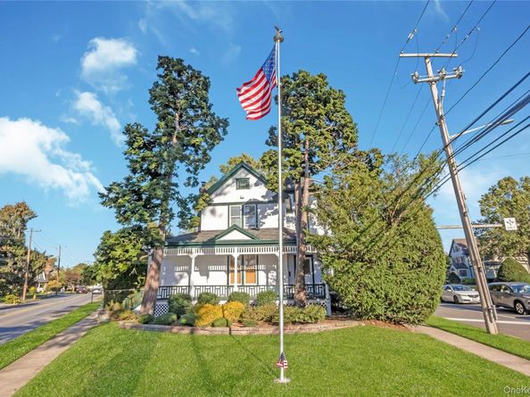 215 Conklin Street, Farmingdale NY 11735