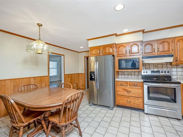 215 Conklin Street, Farmingdale NY 11735