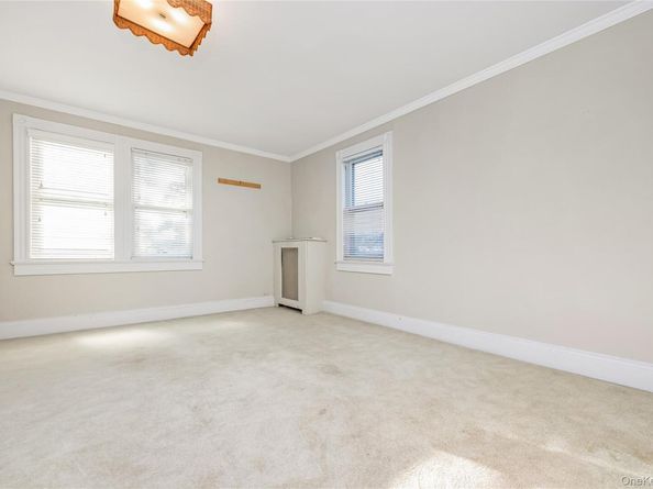 215 Conklin Street, Farmingdale NY 11735