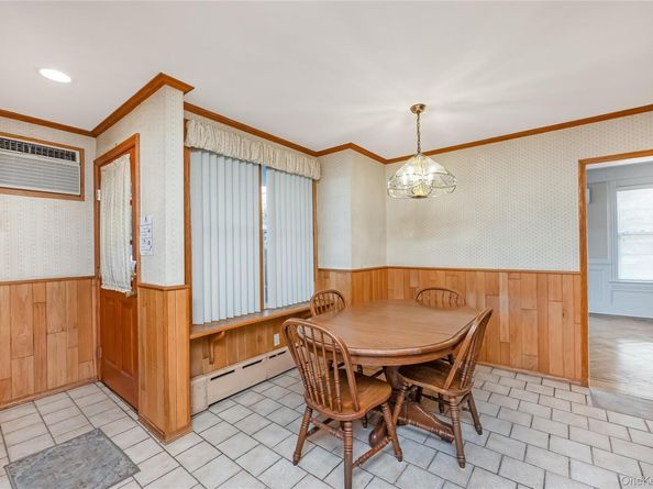 215 Conklin Street, Farmingdale NY 11735