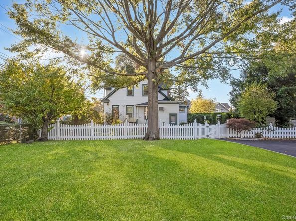 215 Conklin Street, Farmingdale NY 11735