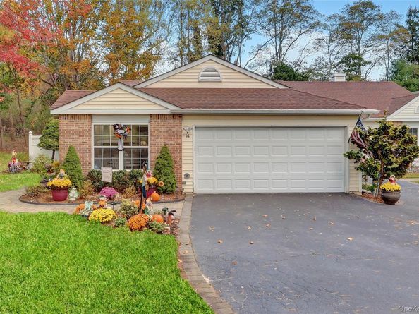 14 Chipmunk Trail, Coram NY 11727