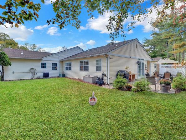 14 Chipmunk Trail, Coram NY 11727