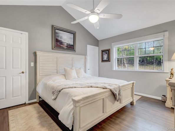 14 Chipmunk Trail, Coram NY 11727