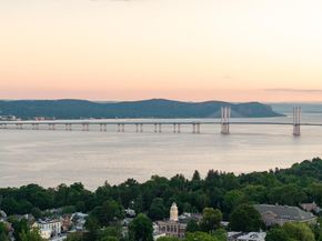 17 Marker Ridge 17, Irvington NY 10533