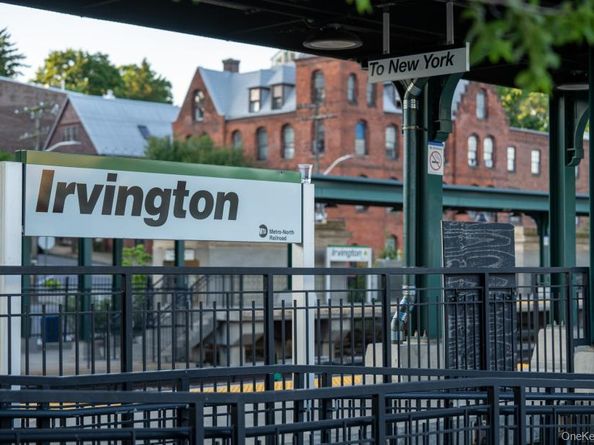 17 Marker Ridge 17, Irvington NY 10533