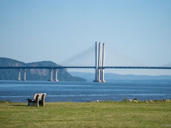 17 Marker Ridge 17, Irvington NY 10533