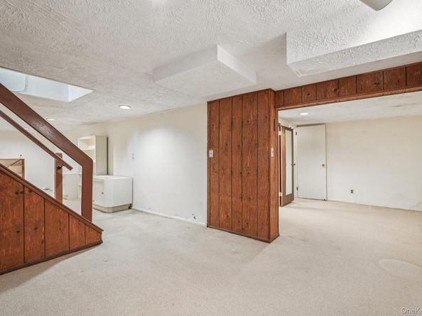 71 Dora Lane, New Rochelle NY 10804