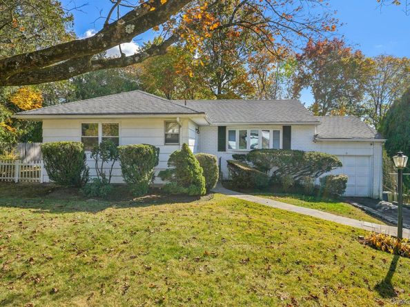 71 Dora Lane, New Rochelle NY 10804