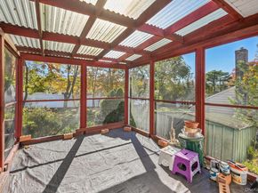 71 Dora Lane, New Rochelle NY 10804