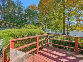 71 Dora Lane, New Rochelle NY 10804