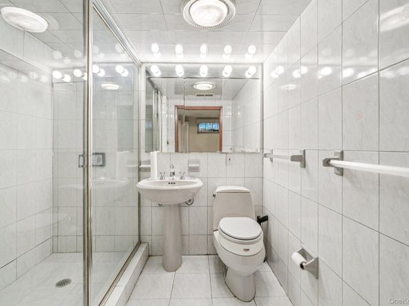 71 Dora Lane, New Rochelle NY 10804