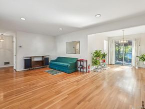 71 Dora Lane, New Rochelle NY 10804