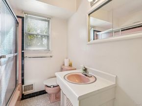 71 Dora Lane, New Rochelle NY 10804