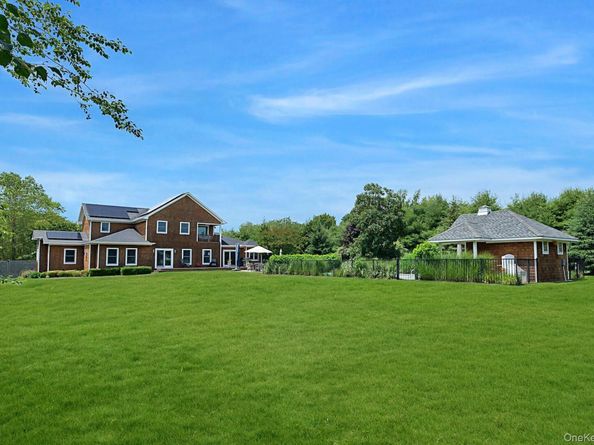 450 Sterling Woods Lane, Southold NY 11971