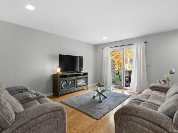 148 Flintlock Way D, Yorktown Heights NY 10598