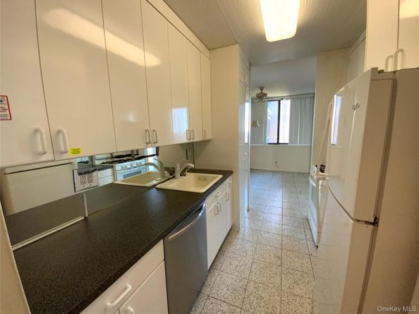 27010 Grand Central Parkway 22S, Floral Park NY 11005