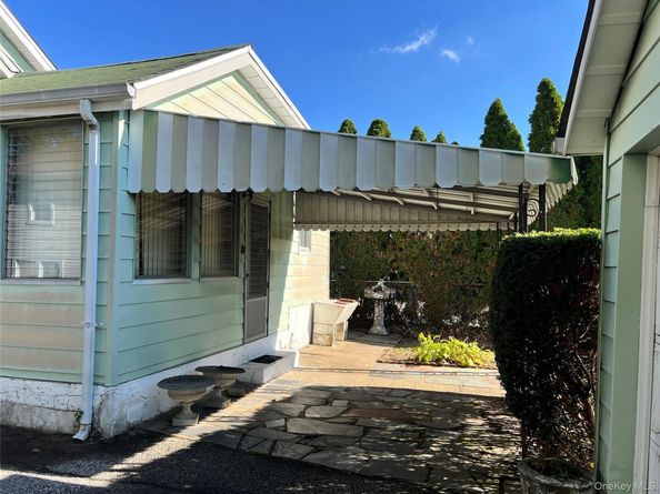 40 Lafayette Avenue, Westbury NY 11590