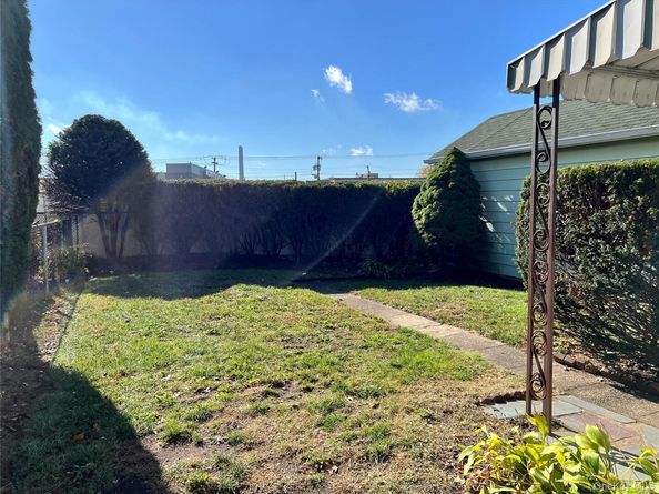 40 Lafayette Avenue, Westbury NY 11590
