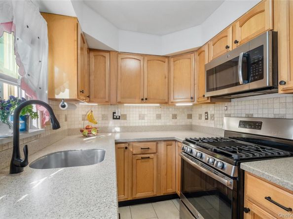 737 Tuckahoe Road 22, Yonkers NY 10710