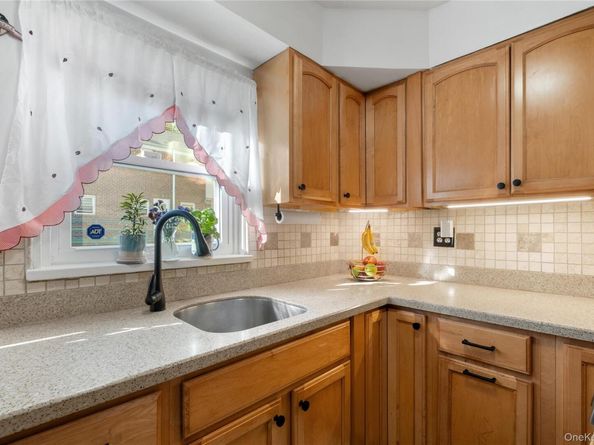 737 Tuckahoe Road 22, Yonkers NY 10710