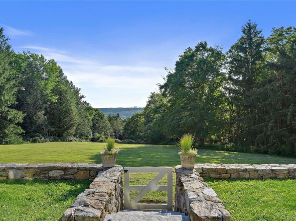 16 Whippoorwill Road, Armonk NY 10504
