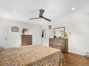 94 Phipps Lane, Plainview NY 11803